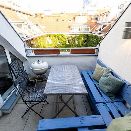 Luxurious Maisonette Apartment At The Heart Of Wien Exteriör bild