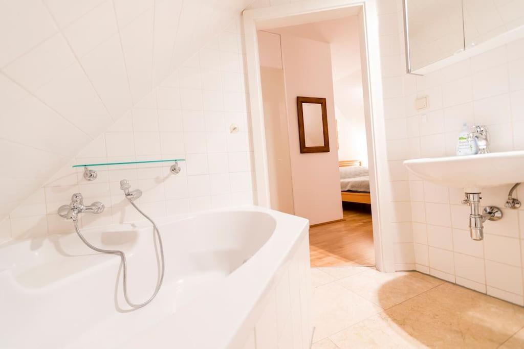 Luxurious Maisonette Apartment At The Heart Of Wien Exteriör bild