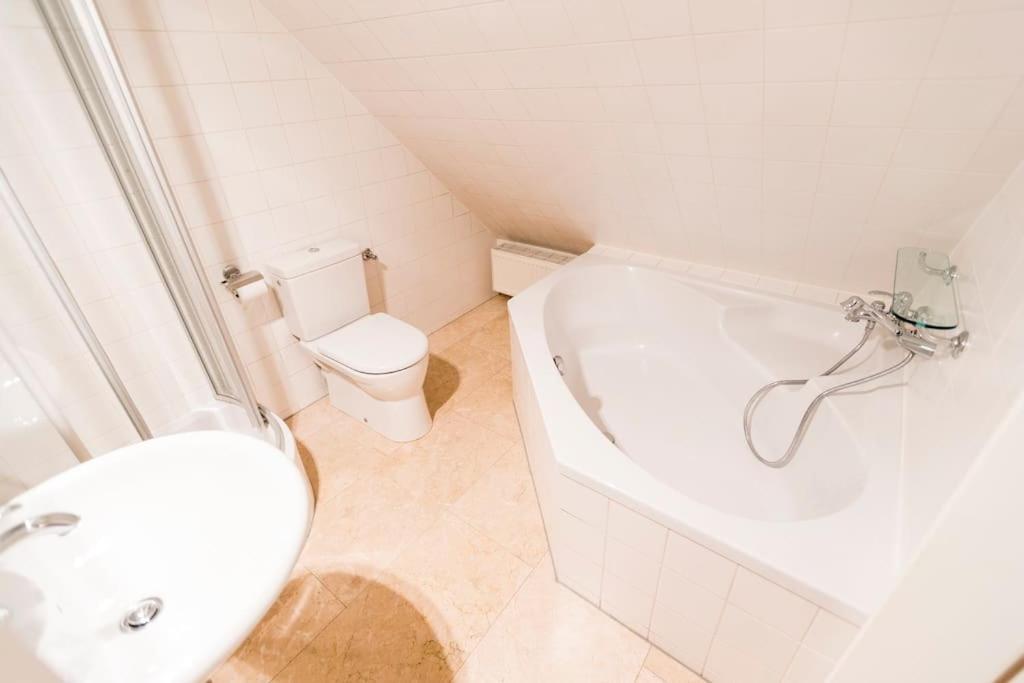 Luxurious Maisonette Apartment At The Heart Of Wien Exteriör bild